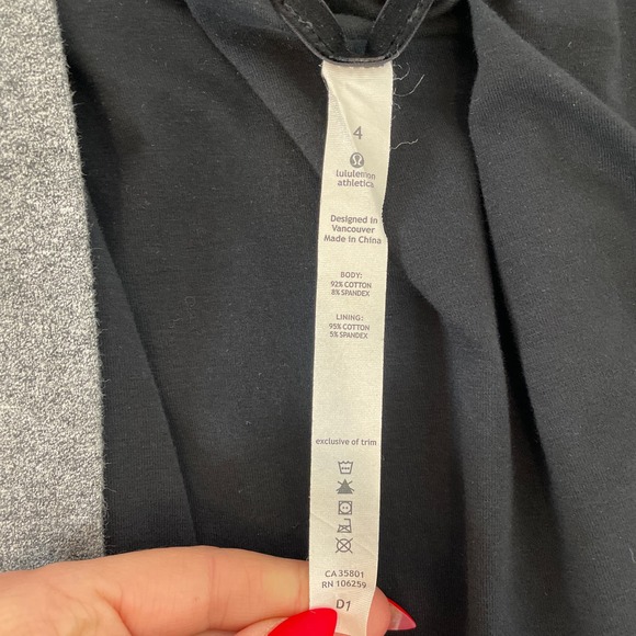 LULUEMON Savasana Wrap Drape Jacket Size 4 - Gray Mock Neck Pocket Asymmetrical - Picture 5 of 10